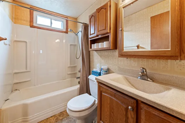 $89,900 | 909 6th Avenue, Menominee, MI 49858