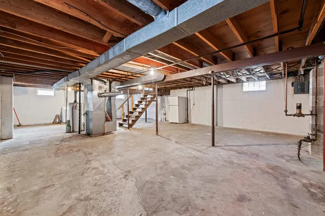 $89,900 | 909 6th Avenue, Menominee, MI 49858