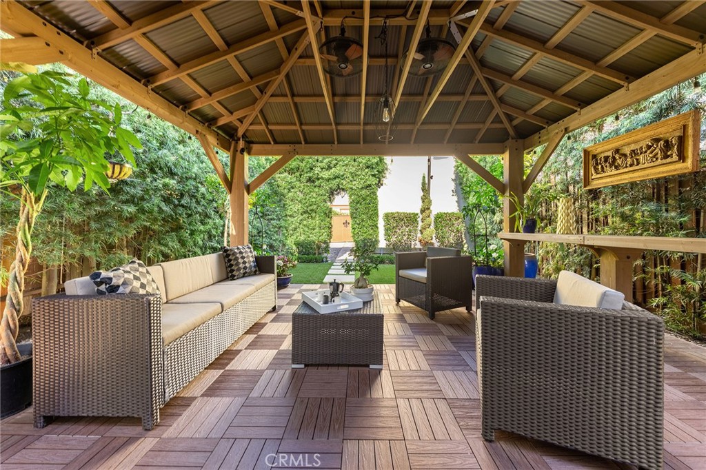 1608 Cedar Avenue Long Beach, CA 90813 - Photo 25 of 45 a building outdoor space with patio furniture