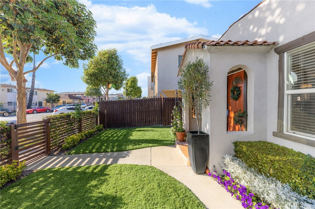 1608 Cedar Avenue Long Beach, CA 90813 - Photo 3 of 45 a front view of house with yard