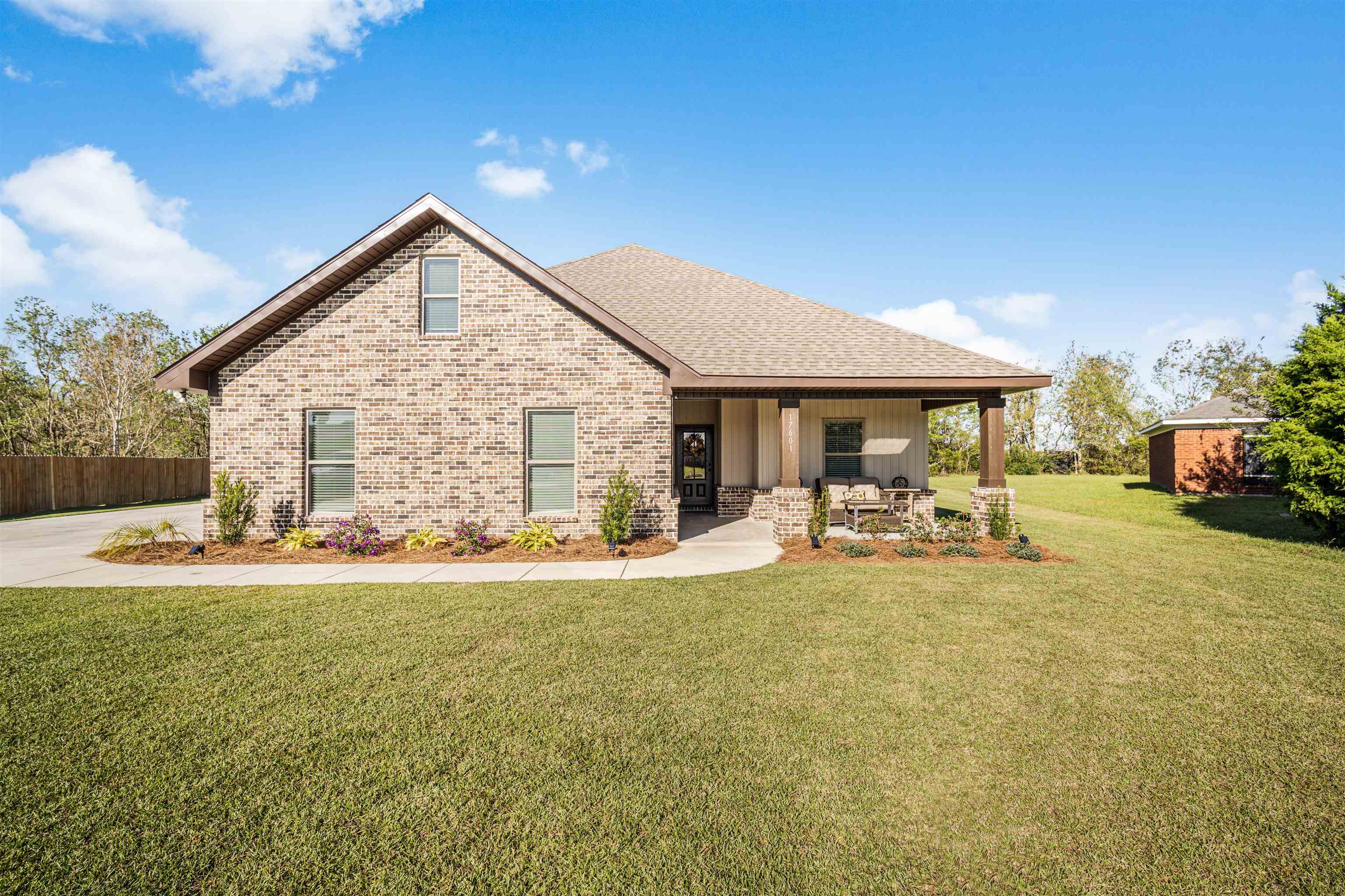 17601 East View Loop Foley, AL 36535 - Photo 2 of 17