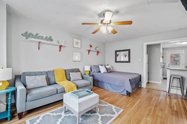 $2,100 | 792 Grove Street, Unit 2, Manchester, NH 03103