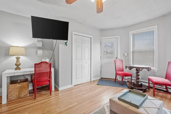 $2,100 | 792 Grove Street, Unit 2, Manchester, NH 03103