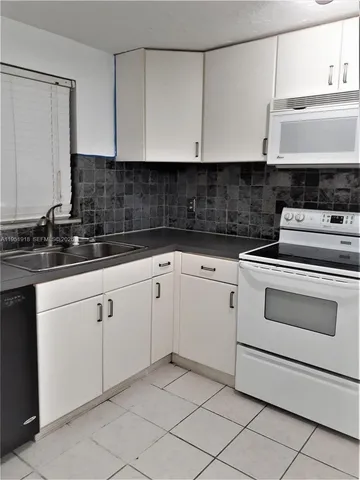 $1,600 | 9460 Live Oak Place, Unit 108, Davie, FL 33324