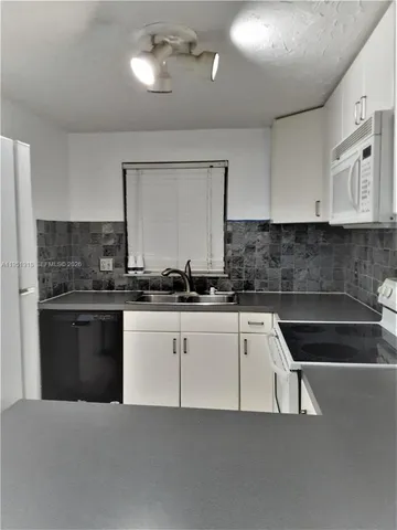 $1,600 | 9460 Live Oak Place, Unit 108, Davie, FL 33324