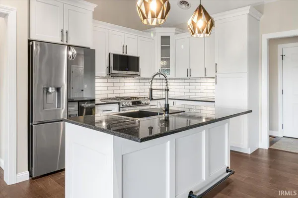 $579,900 | 1027 South Huntsville Road, Winchester, IN 47394