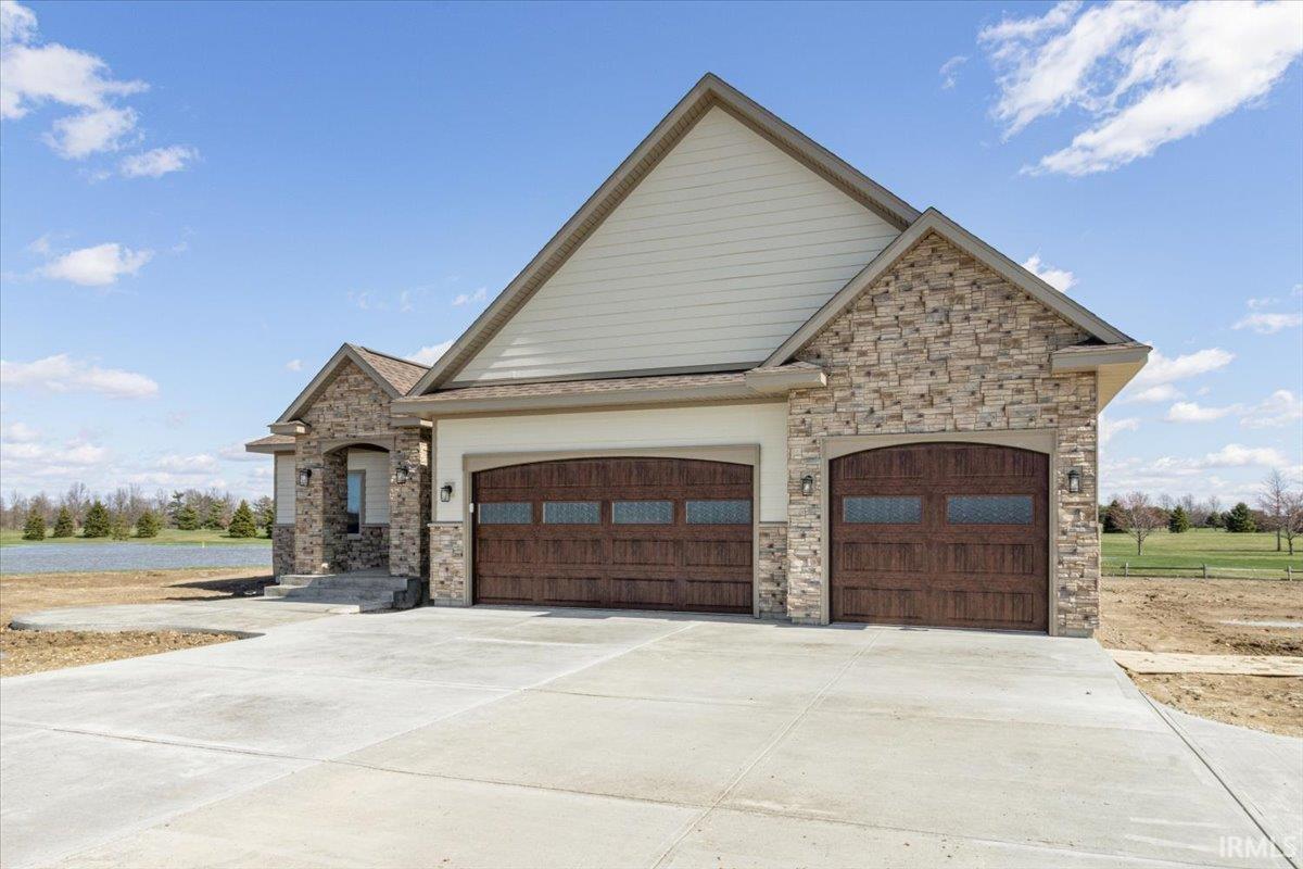 1027 South Huntsville Road Winchester, IN 47394 - Photo 2 of 36