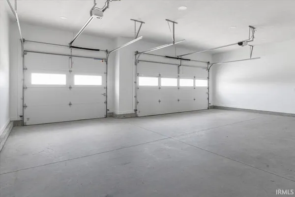 $579,900 | 1027 South Huntsville Road, Winchester, IN 47394