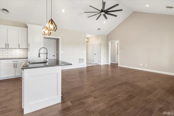 $579,900 | 1027 South Huntsville Road, Winchester, IN 47394