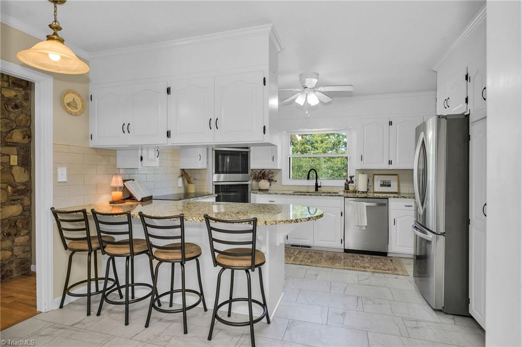 2231 Arbor Grove Church Road Purlear, NC 28665 - Photo 21 of 50 Kitchen