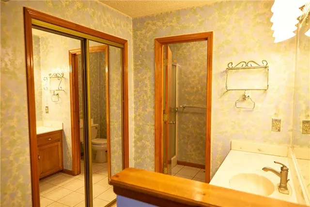 $325,000 | 616 Northeast Michael Drive, Lee's Summit, MO 64086