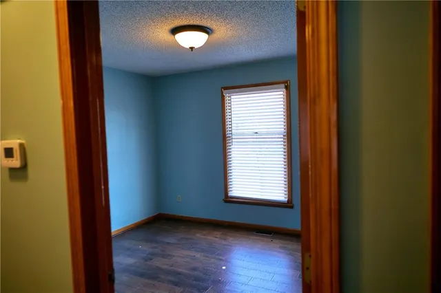 $325,000 | 616 Northeast Michael Drive, Lee's Summit, MO 64086