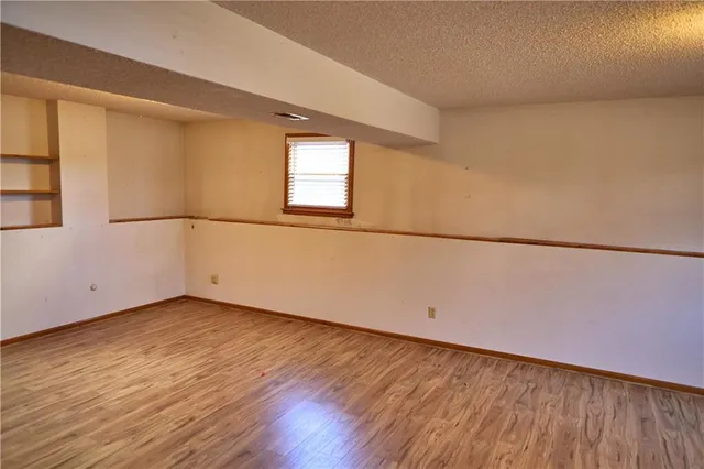 $325,000 | 616 Northeast Michael Drive, Lee's Summit, MO 64086