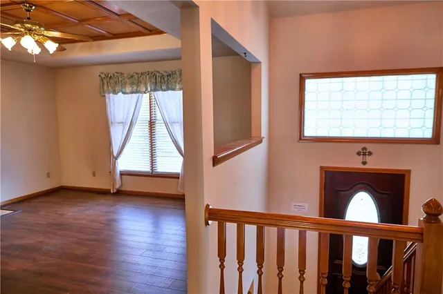 $325,000 | 616 Northeast Michael Drive, Lee's Summit, MO 64086