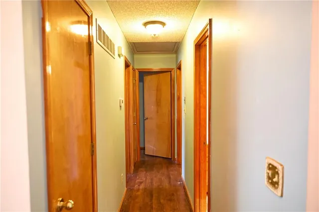 $325,000 | 616 Northeast Michael Drive, Lee's Summit, MO 64086