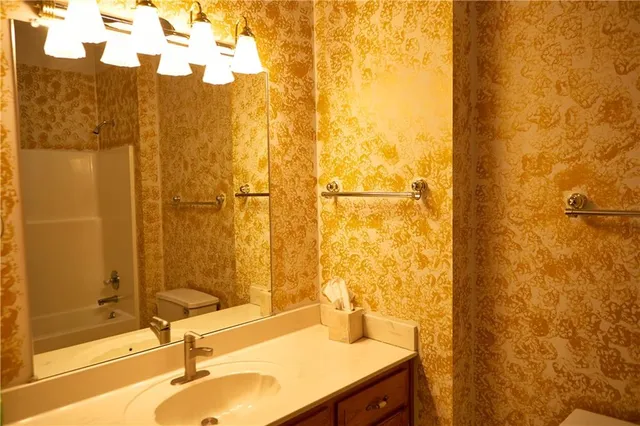 $325,000 | 616 Northeast Michael Drive, Lee's Summit, MO 64086