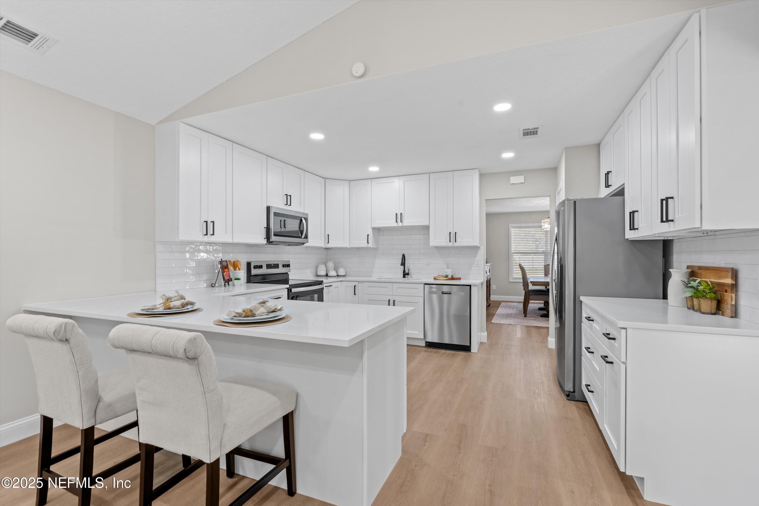 11539 Baskerville Road Jacksonville, FL 32223 - Photo 7 of 30 10-Kitchen