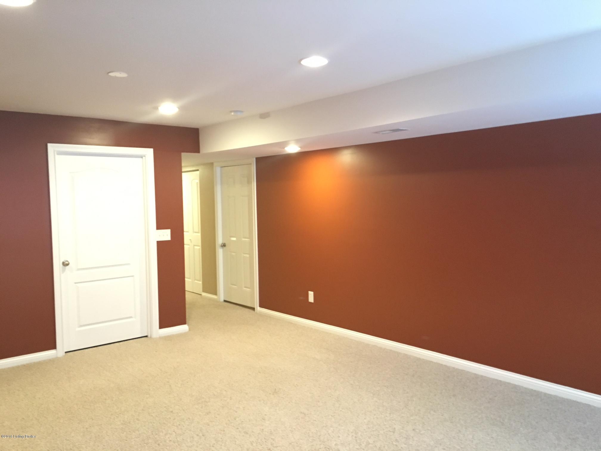 1857 South Boundary Road Radcliff, KY 40160 - Photo 30 of 34 Family Room