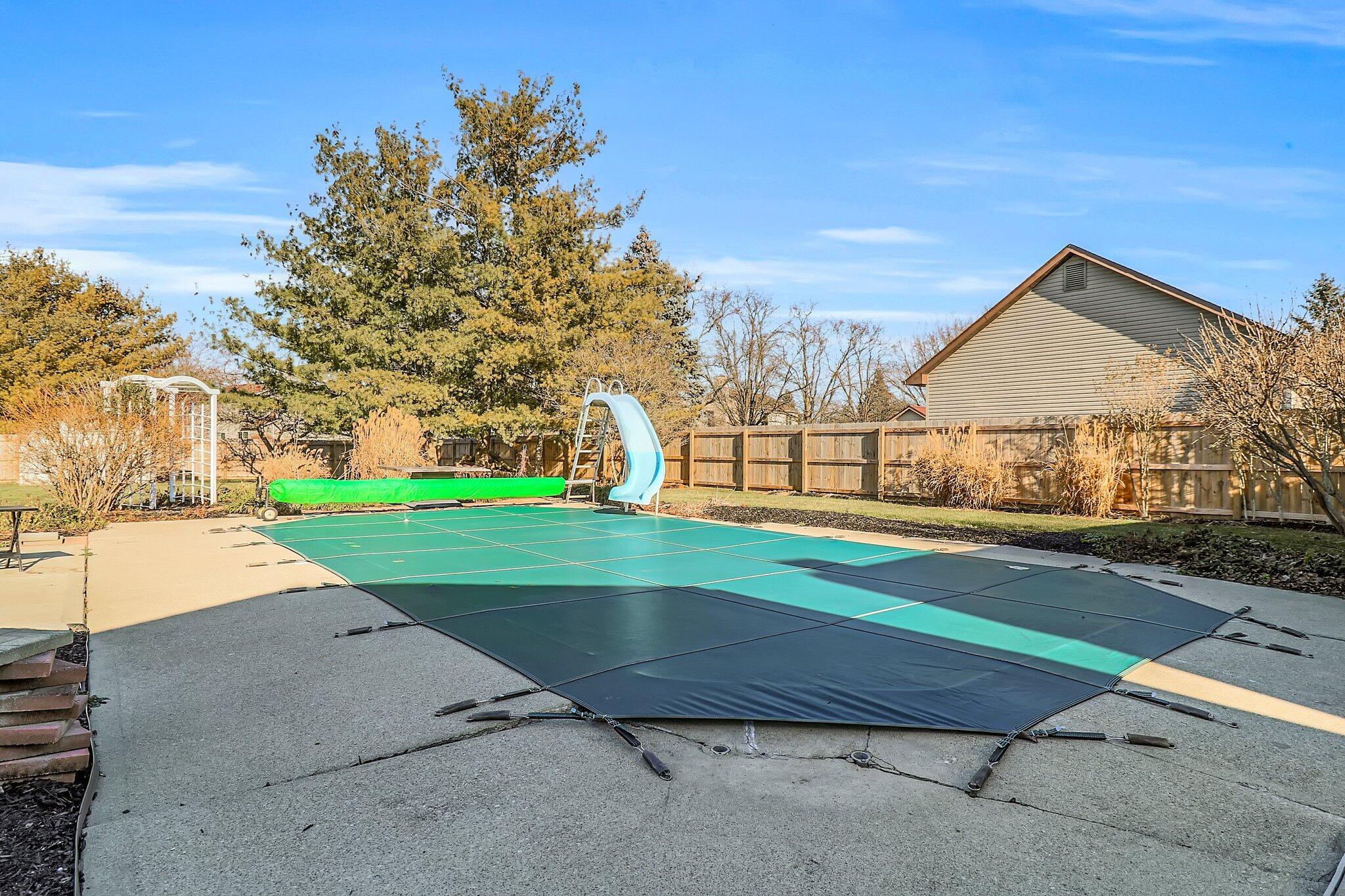 6154 Feder Road Columbus, OH 43228 - Photo 31 of 41 .