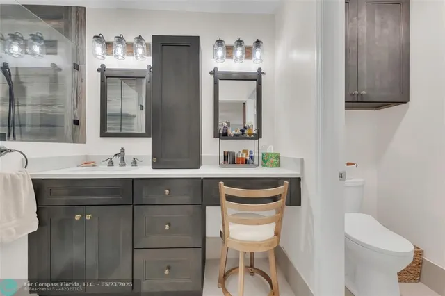 $550,000 | 555 Abingdon Way, Davie, FL 33325