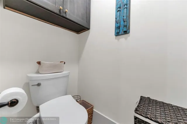 $550,000 | 555 Abingdon Way, Davie, FL 33325