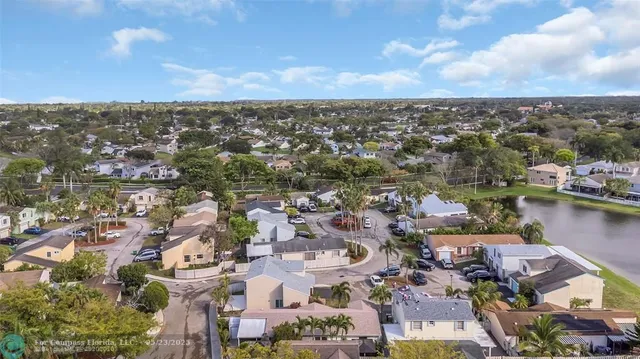 $550,000 | 555 Abingdon Way, Davie, FL 33325