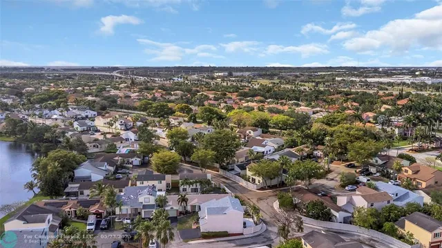 $550,000 | 555 Abingdon Way, Davie, FL 33325