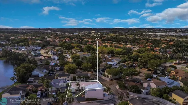 $550,000 | 555 Abingdon Way, Davie, FL 33325