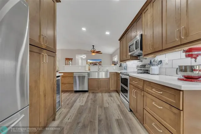 $550,000 | 555 Abingdon Way, Davie, FL 33325