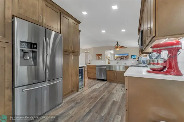 $550,000 | 555 Abingdon Way, Davie, FL 33325