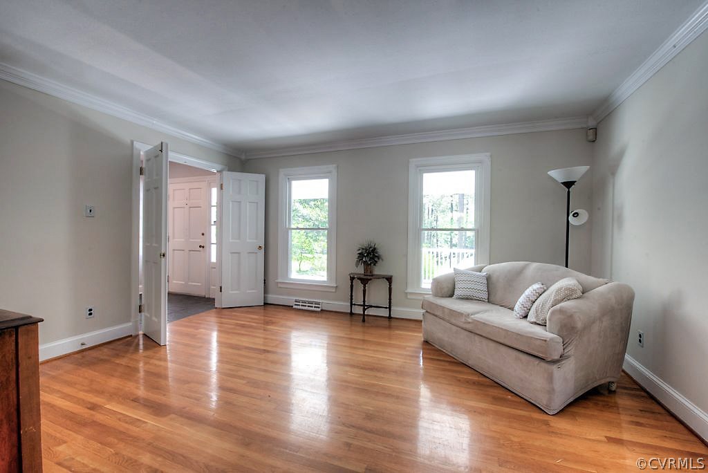 7720 Varann Road Henrico, VA 23231 - Photo 20 of 39 a living room with furniture and wooden floor