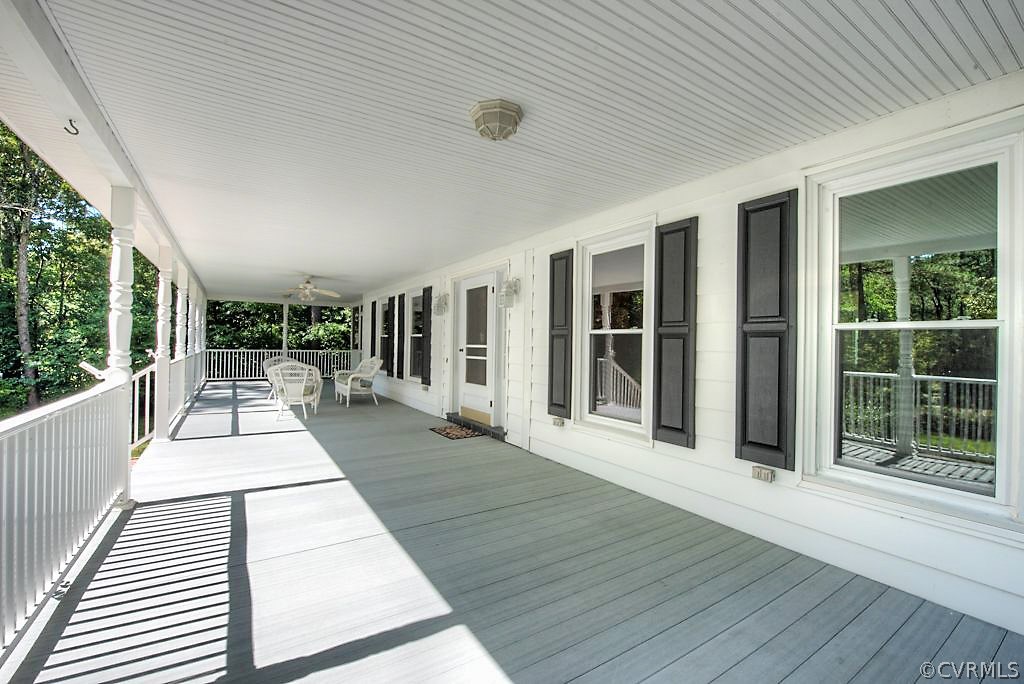 7720 Varann Road Henrico, VA 23231 - Photo 2 of 39 a view of balcony with seating space