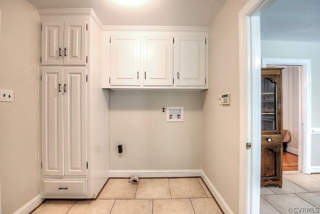 7720 Varann Road Henrico, VA 23231 - Photo 27 of 39 a view of walk in closet with white walls