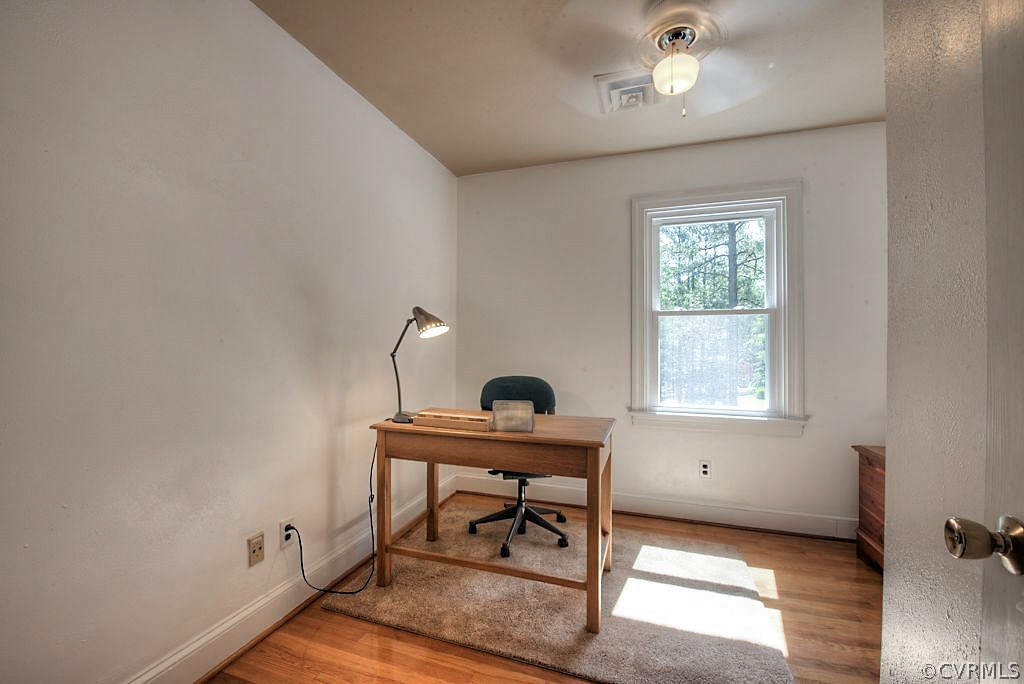 7720 Varann Road Henrico, VA 23231 - Photo 34 of 39 a workspace with furniture and a window