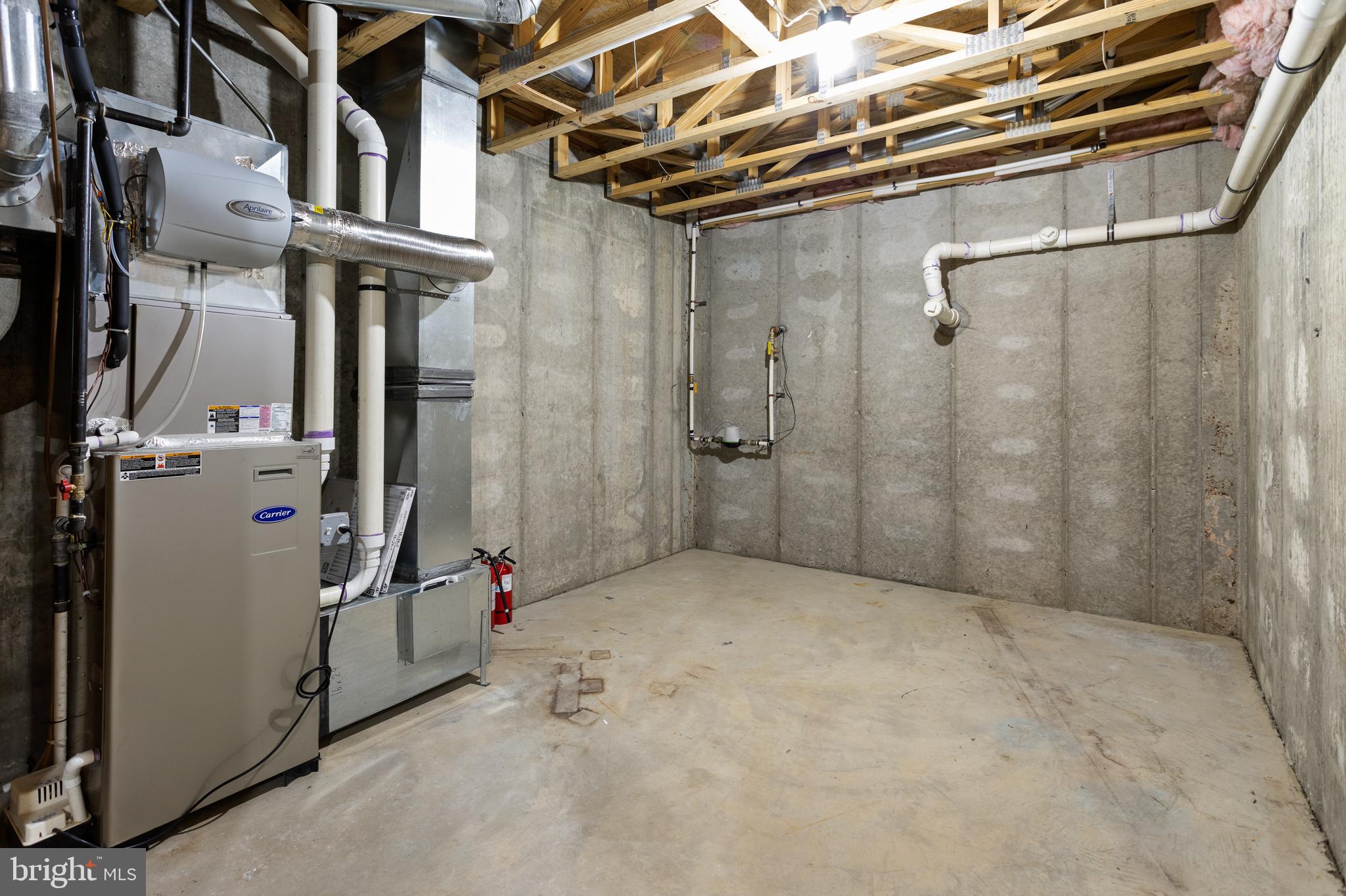 6 Flagger Lane Hamilton, NJ 08619 - Photo 30 of 32 a view of an empty room