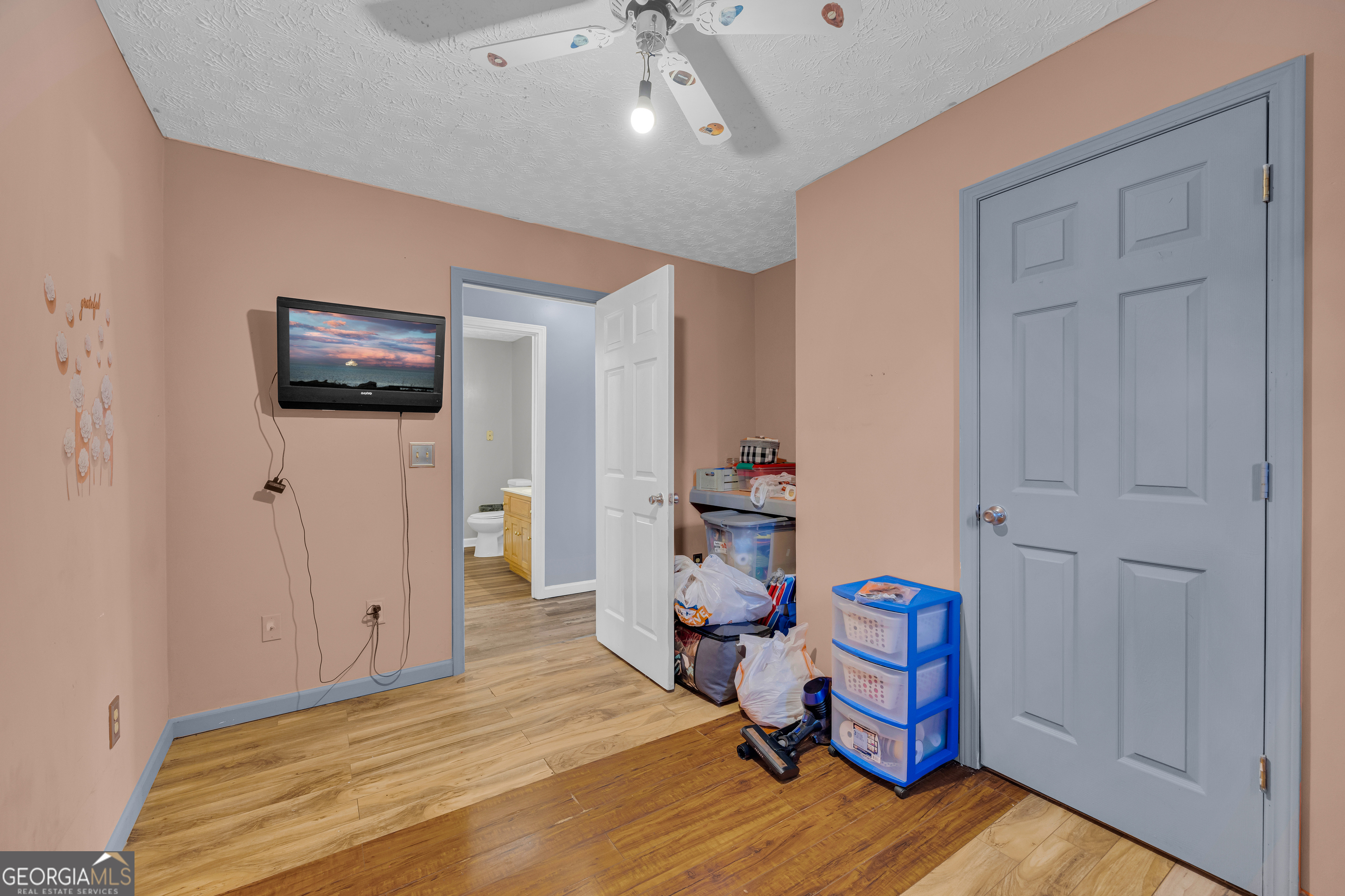 156 Shirley Road Royston, GA 30662 - Photo 22 of 29 a view of a livingroom with furniture and workspace