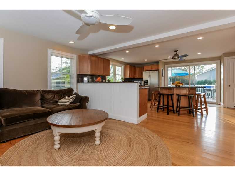 13 What Cheer Road Narragansett, RI 02882 - Photo 14 of 25 Den/Family/Great Room.