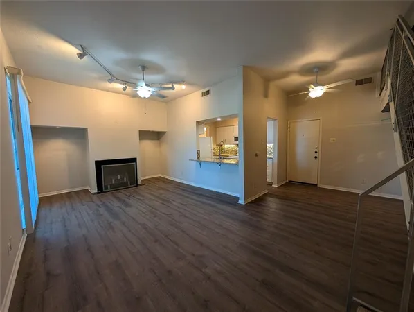 $1,595 | 2923 Shelby Avenue, Dallas, TX 75219