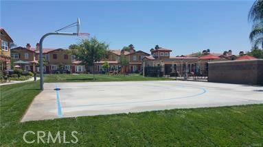 1510 Orange Avenue, Unit 205 Redlands, CA 92373 - Photo 26 of 27 a view of a garden