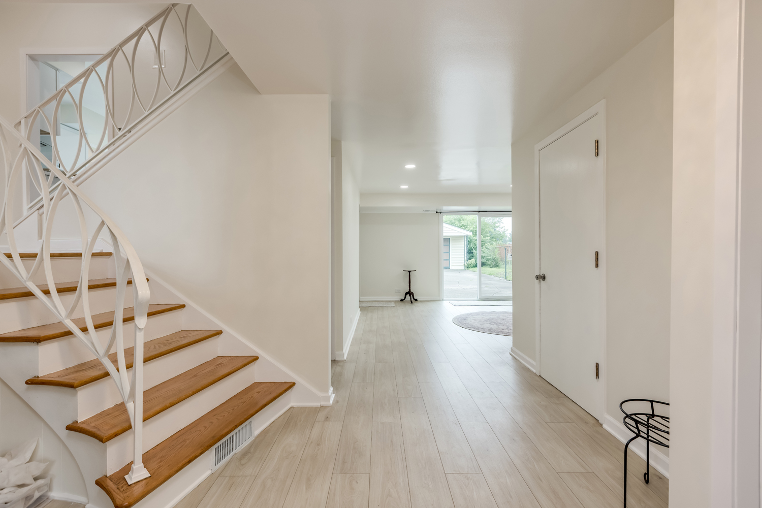 7745 Beckwith Road Morton Grove, IL 60053 - Photo 4 of 41