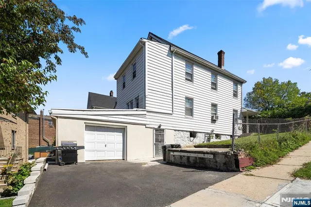 $819,000 | 539 Bergen Boulevard, Ridgefield, NJ 07657