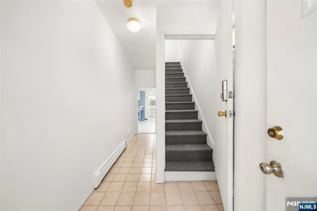 $819,000 | 539 Bergen Boulevard, Ridgefield, NJ 07657