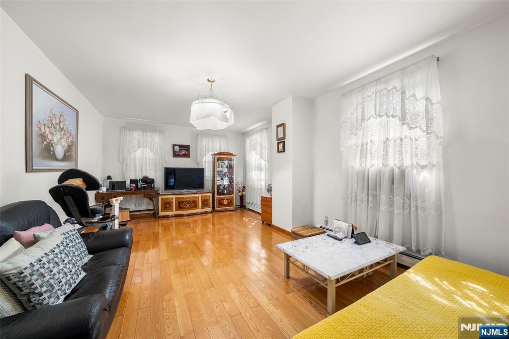 539 Bergen Boulevard Ridgefield, NJ 07657 - Photo 19 of 25