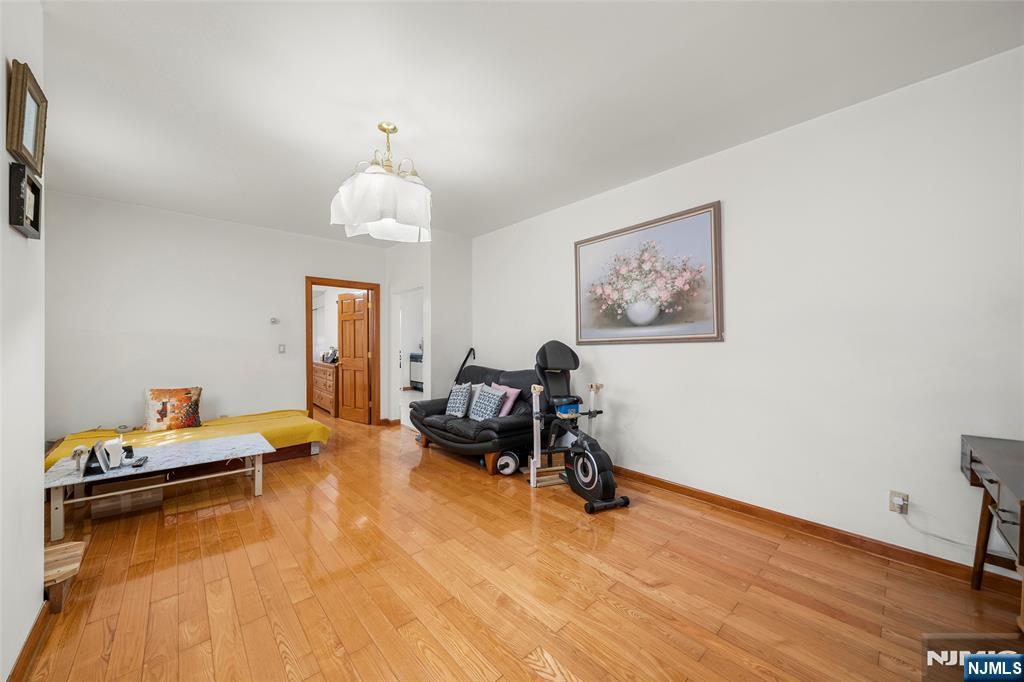 539 Bergen Boulevard Ridgefield, NJ 07657 - Photo 20 of 25