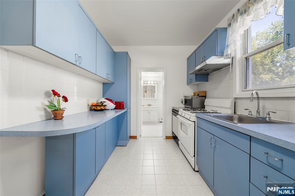 539 Bergen Boulevard Ridgefield, NJ 07657 - Photo 23 of 25