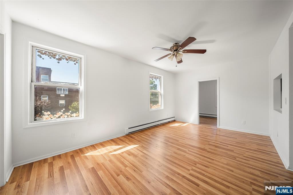 539 Bergen Boulevard Ridgefield, NJ 07657 - Photo 3 of 25