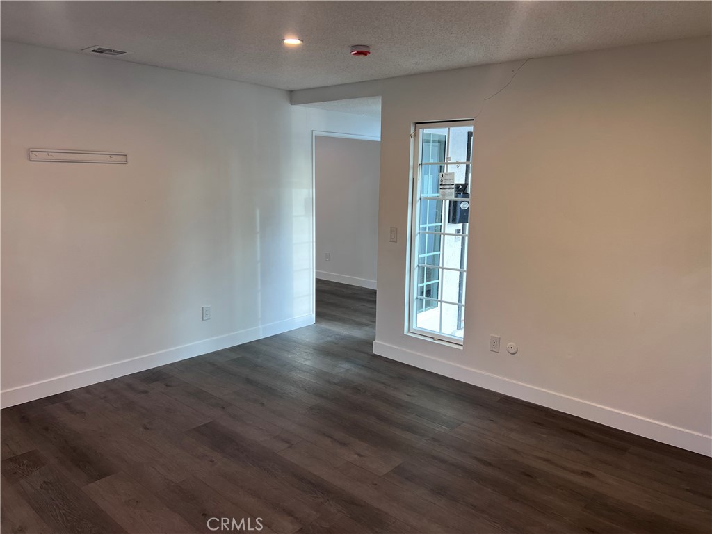 195 Masters Avenue Riverside, CA 92507 - Photo 9 of 37