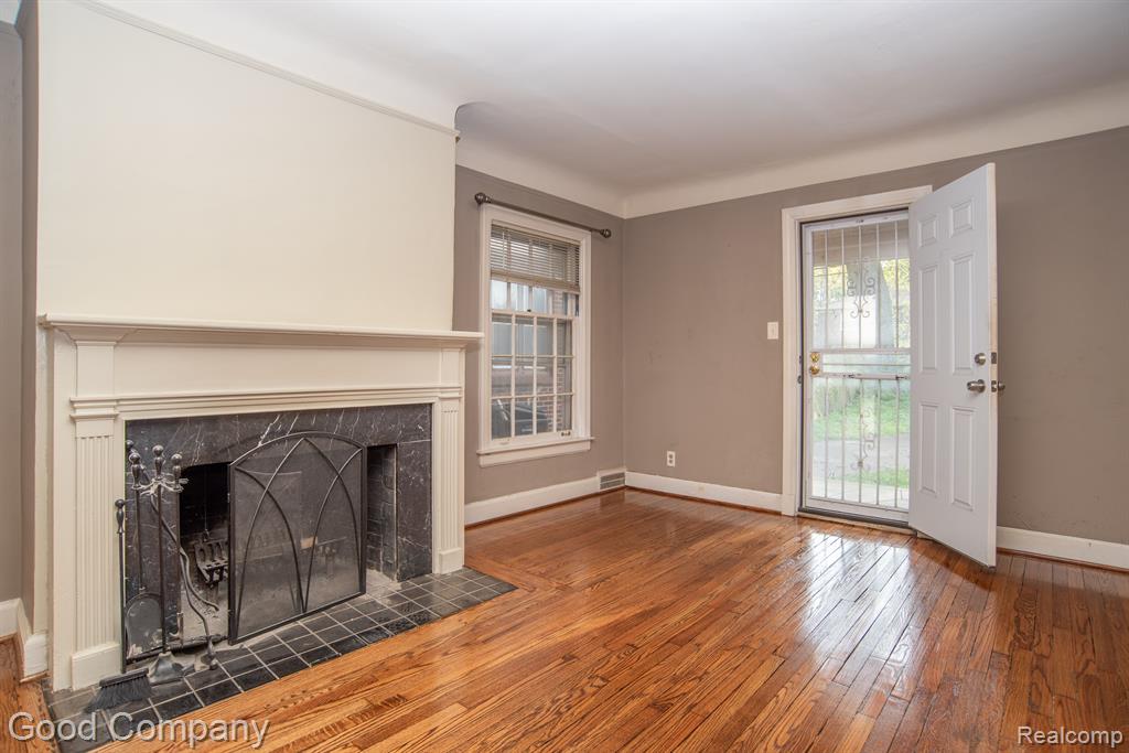 20121 Briarcliff Road Detroit, MI 48221 - Photo 4 of 31