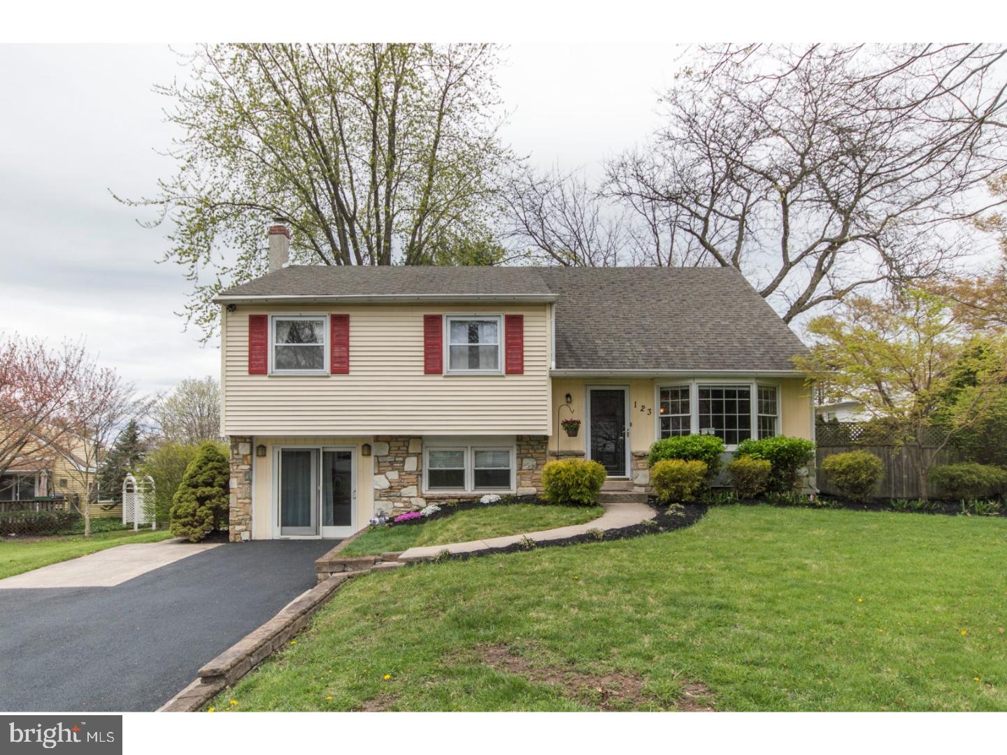 123 Devon Road Chalfont, PA 18914 - Photo 1 of 25 Front Yard