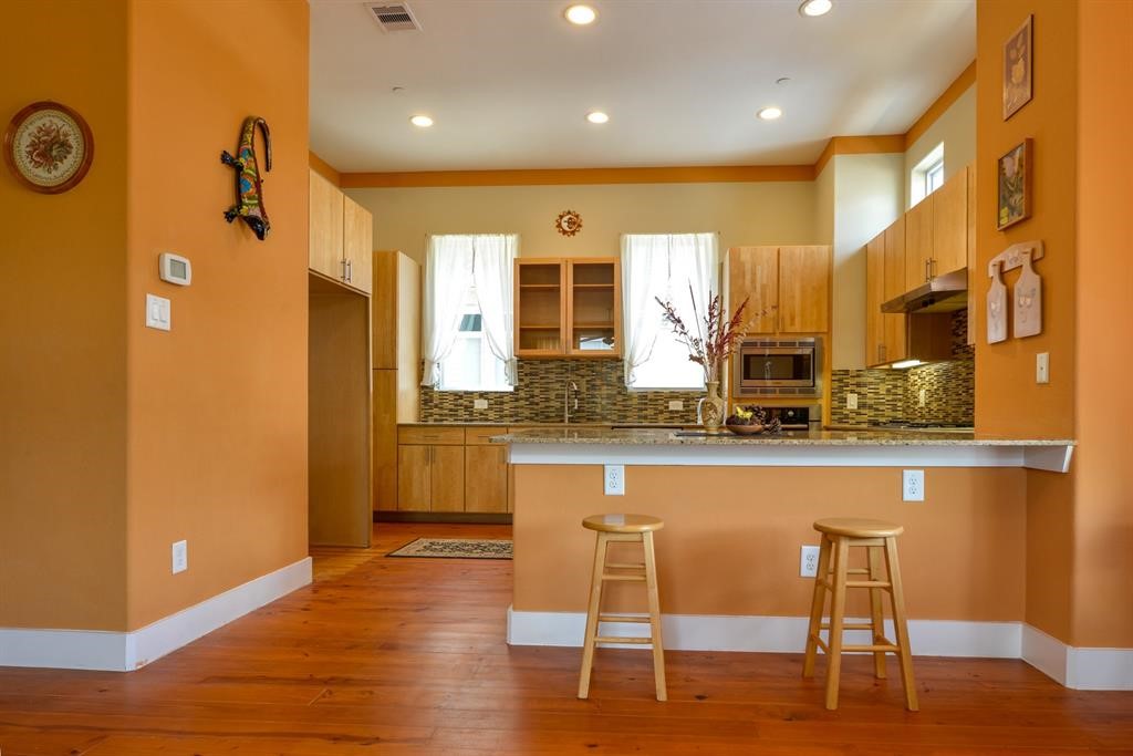 1807 West Webster Street Houston, TX 77006 - Photo 2 of 45